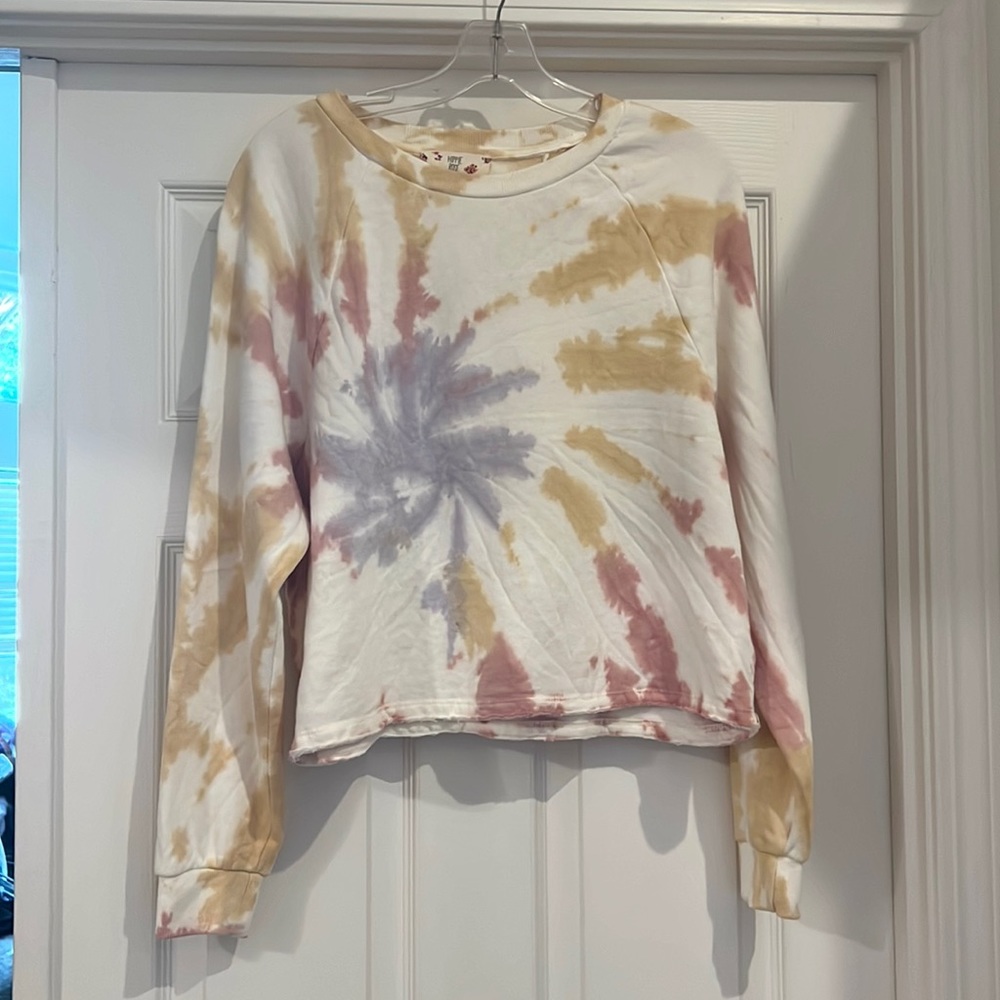 Hippie, rose sweatshirt, tie-dyed super cute..